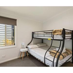 Superior 2 Bedroom Cabin - Sleeps 6