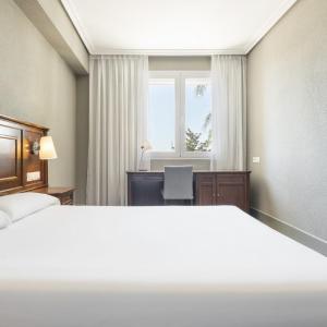 Double Room for Single Use