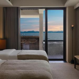 Deluxe Suite with Sea View