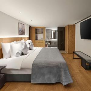 Deluxe Room - City View