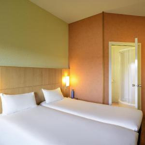 Standard Room with 2 Single Beds