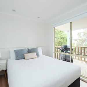 Ocean Breeze Villa (Pet Friendly)