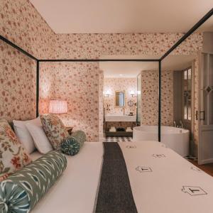 Royal Suite with Hot Tub