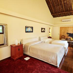 Suite with Pool View