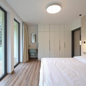 One-Bedroom Apartment with Balcony