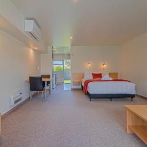 Deluxe Studio with Garden View