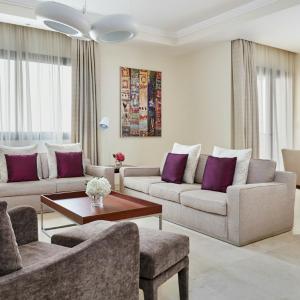One-Bedroom King Suite