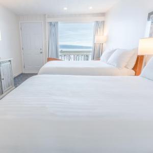 Double Room With Two Double Beds with Sea View