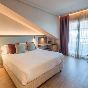 Double Room with Sea View and Balcony