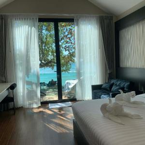 Bungalow - Beach Front