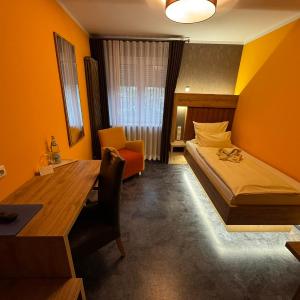 Standard Single Room - Public Transport Ticket Included