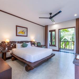 Deluxe Double Room With Palm View