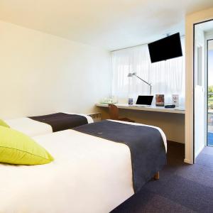 Standard Room - 2 Single Beds 1 Junior bed - From 6 to 10 years