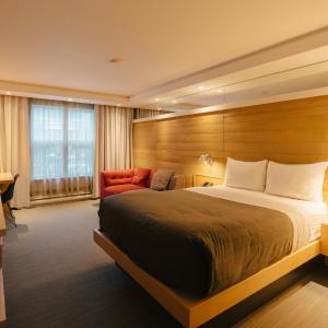 Signature Queen Room