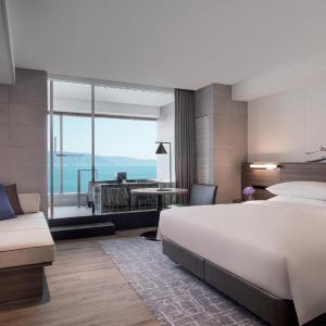 King Room with Lake View and Hot Spring Bath