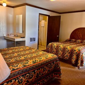 Nonsmoking: 2 Queen Beds