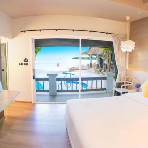 Villa - Beach Front