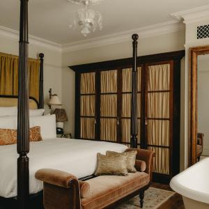 One Bed Suite