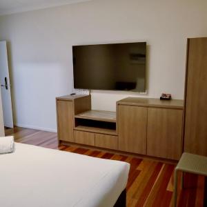 King Room – Skylight, No Window 