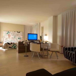 Deluxe Double or Twin Room with Spa Bath