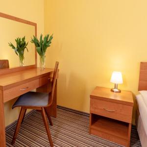 One-Bedroom Apartment with Balcony