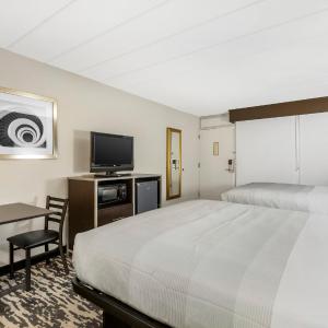 Queen Room with Two Queen Beds - Non-Smoking