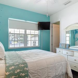 Sea Horse Queen Room