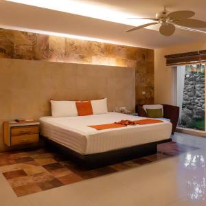 Junior Suite with Garden View