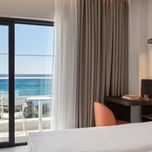 Double or Twin Room with Sea View