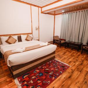 Superior Deluxe Double or Twin Room 