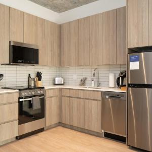 One-Bedroom Apartment ( Self Check-in with Virtual Front Desk)