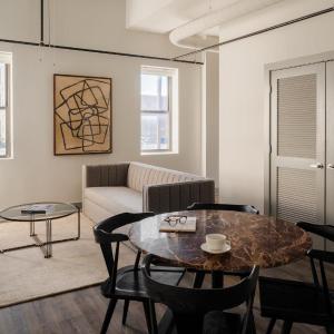 Three-Bedroom Apartment (Self Check-in with Virtual Front Desk)