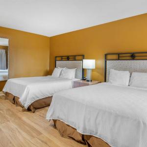 Queen Room with Two Queen Beds - Mobility Access