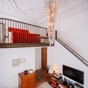 Small Mezzanine Duplex