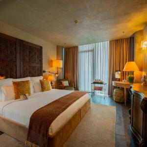 Medium Room