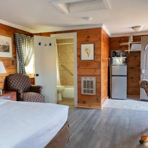 Fireside Cabin | King | Pet-Friendly