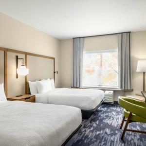 Queen Room with Two Queen Beds and Bathtub - Mobility Access