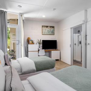 Standard Twin Room with Garden View