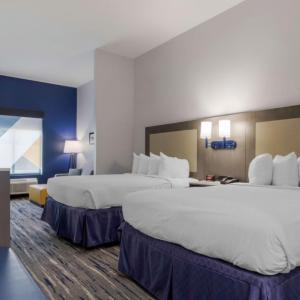 Queen Suite with Two Queen Beds
