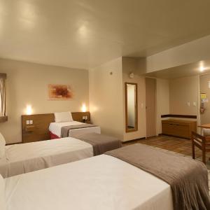 Standard Triple Room with Single Beds