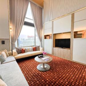 Grand Duplex Two-Bedroom Duplex Suite with Piano Club Privilege