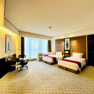 Standard Twin Room with Lounge Access
