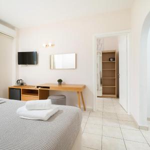 Suite with Mountain View