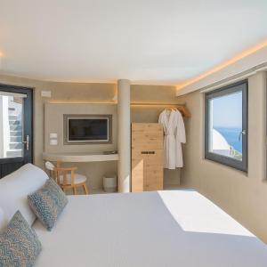 Standard Suite with Caldera View