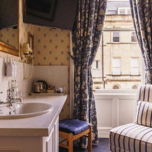 Single Room with Shared Bathroom