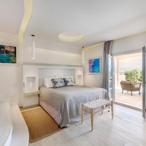 Kouros Art Sea View Suite