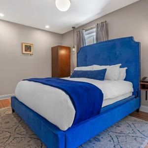 King Room - Non Smoking/Interior Hall