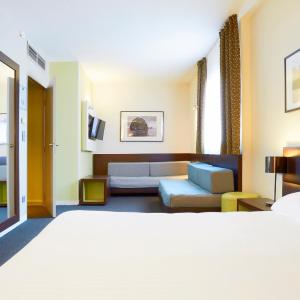 Standard Room - 1 Double Bed 2 Single Beds