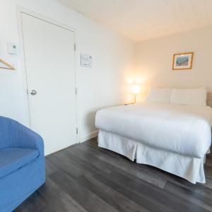Standard Queen Room with Sea View