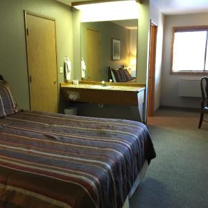 Queen Room - Non-Smoking